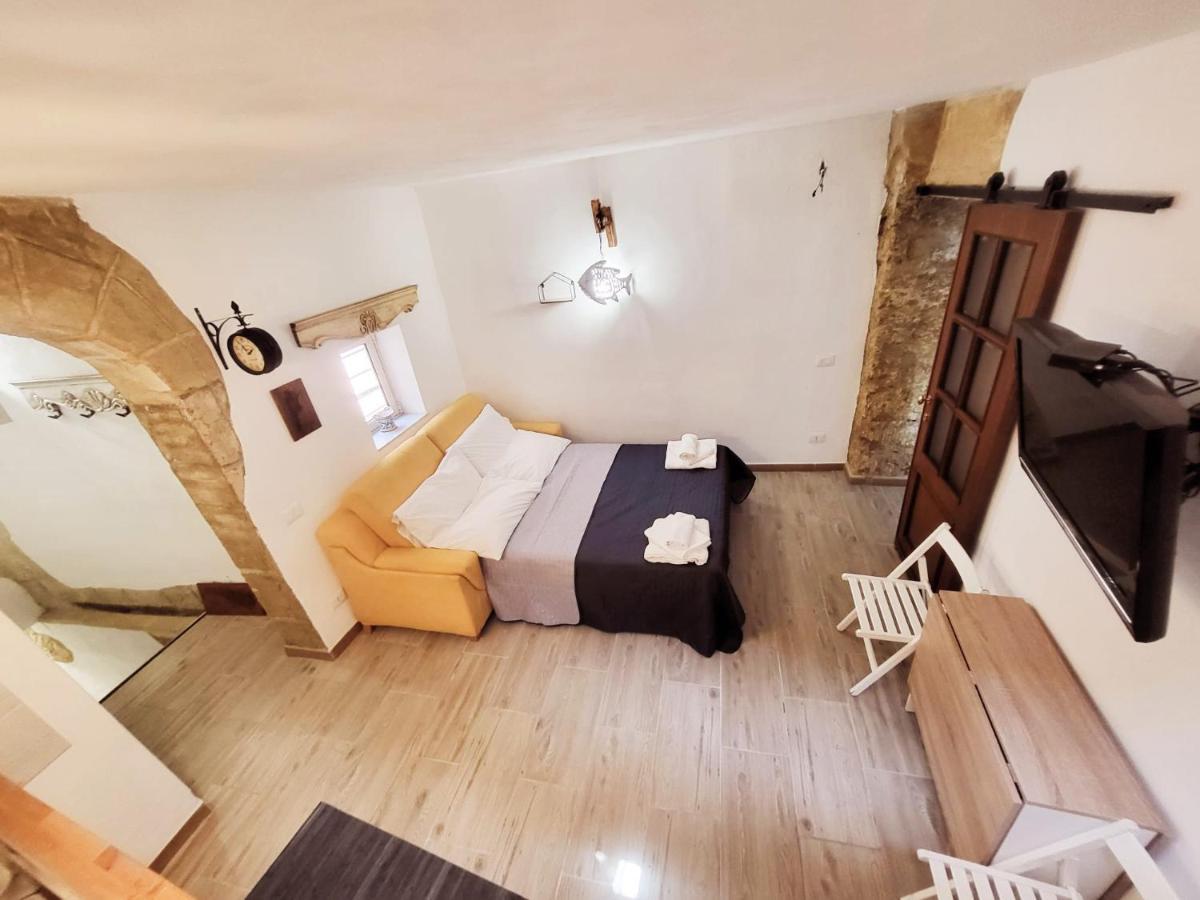 Casetta Poli- Appartamento Con Terrazza - Centro Storico ปาแลร์โม ภายนอก รูปภาพ